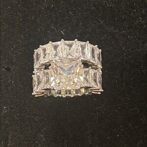 BRAND NEW Italo Elegant Silver Women's Ring Set